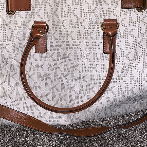 Got a new purse - Picture 6 of 7